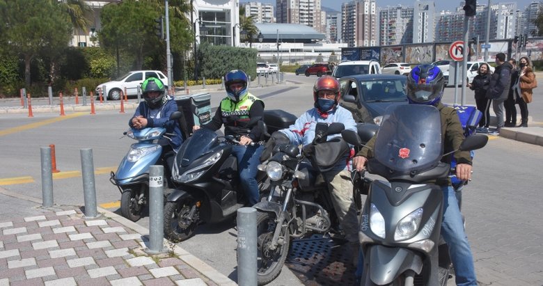 İzmir’de motorlu kuryelerden, ’ikinci sınıf muamele’ tepkisi