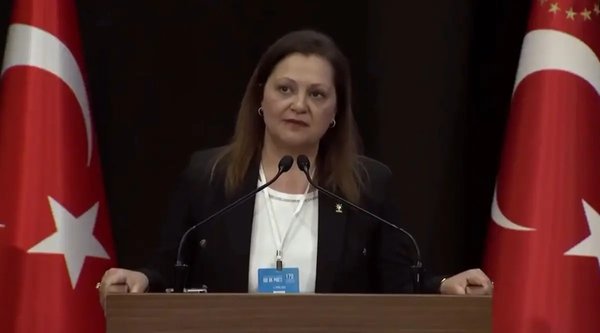 afyonkarahisar-belediye-baskani-burcu-koksal-ak-partiye-katildi-1778595184246.jpeg