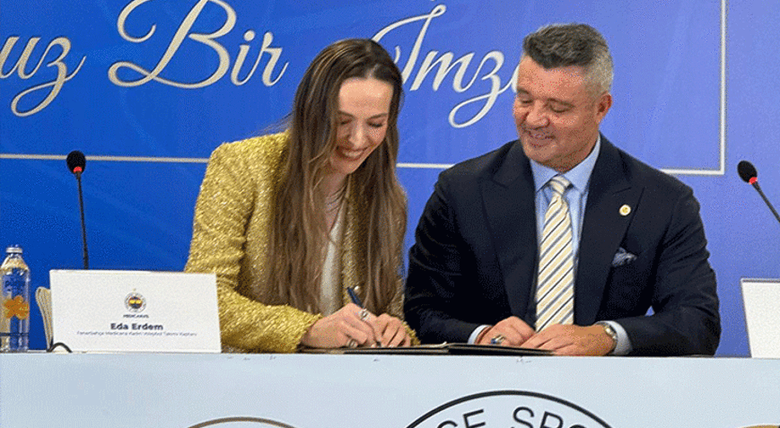 Efsane kaptan imzayı attı! 2 yıl daha Fenerbahçe’de