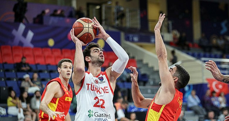 Devler Fransa önünde