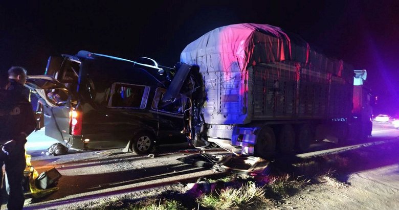 Sahneye ateş düştü