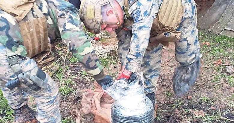 Mehmetçik Rasulayn’da 12 kiloluk 2 bomba imha etti