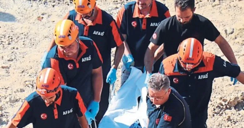 Kepçe operatörü göçük altında can verdi