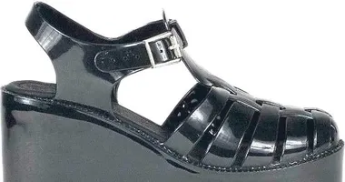 Yazın eğlenceli trendi jelly ayakkabılar