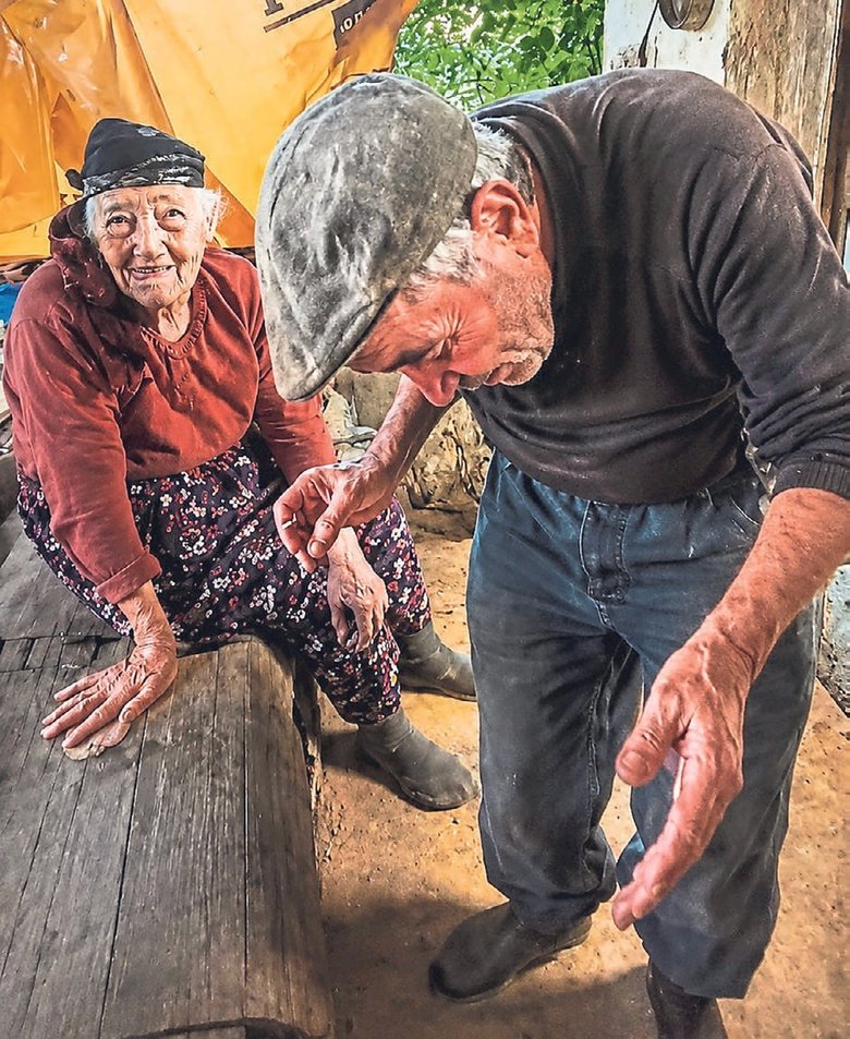 aydinda-devletin-sefkat-eli-yasli-cifte-uzandi-1781723738417.jpeg