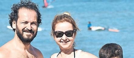 Hem dinledi hem çekti