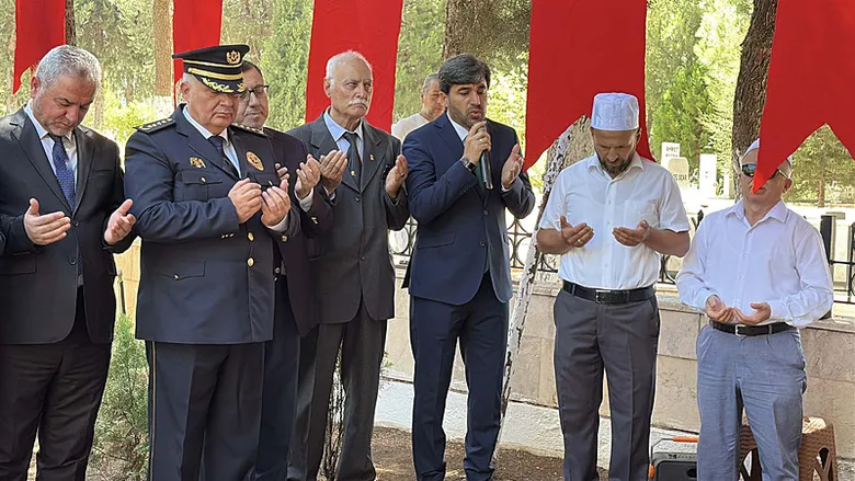 aydinda-sehit-babasindan-anlamli-15-temmuz-mesaji-devletimiz-payidar-kaldi-1784115242056.png