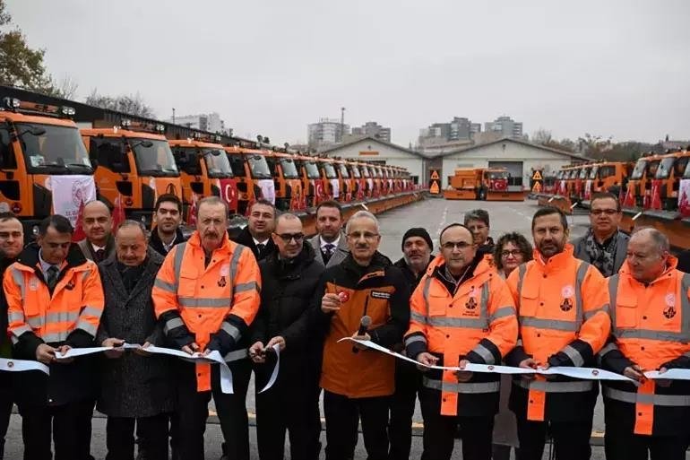 Kara yollarında kar ve buzla mücadele için hazırlıklar tamamlandı