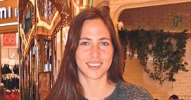 Paris sonrası soluğu AVM’de aldı