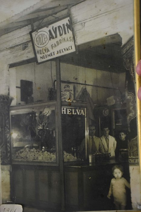 İzmir’in 96 yıllık helvacısı! Yıllardır aynı yerde hizmet veriyor