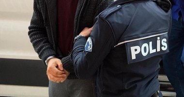 İzmir’de çeşit suçlardan aranan 77 firari hükümlü yakalandı