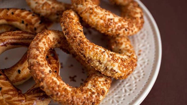 Kandil simdi nasıl yapılır? Mahlepli mahlepsiz kandil simidi tarifi...