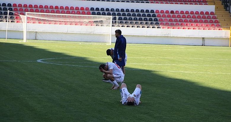 Kasaba küme düştü!