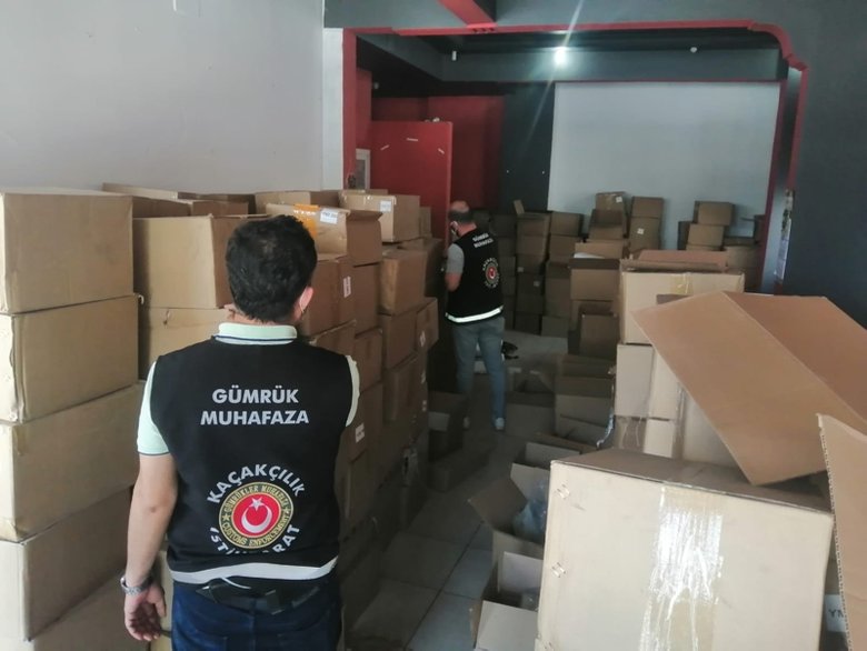 İzmir’de bitcoin üretmeye yarayan 5 milyon TL’lik kaçak cihaz ele geçirildi