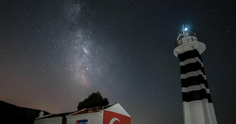 İzmir’de görsel şölen: Samanyolu galaksisi ve yıldız izleri...