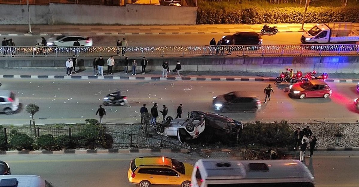 Manisa'da korkunç kaza! Takla attı, burunları bile kanamadı