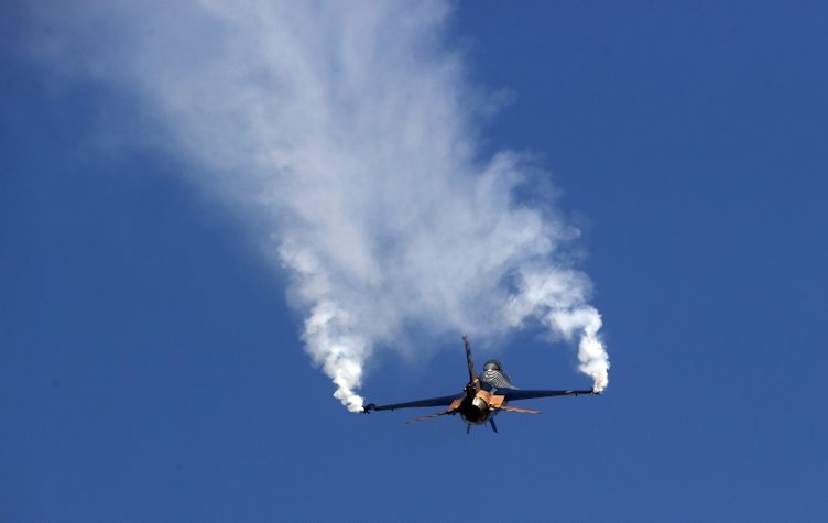 SOLOTÜRK’ten nefes kesen gösteri! F-16 sınırlarını aştı