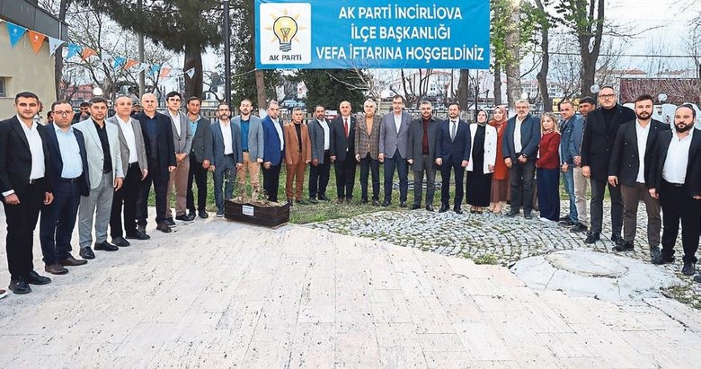 AK Parti İncirliova iftarda buluştu