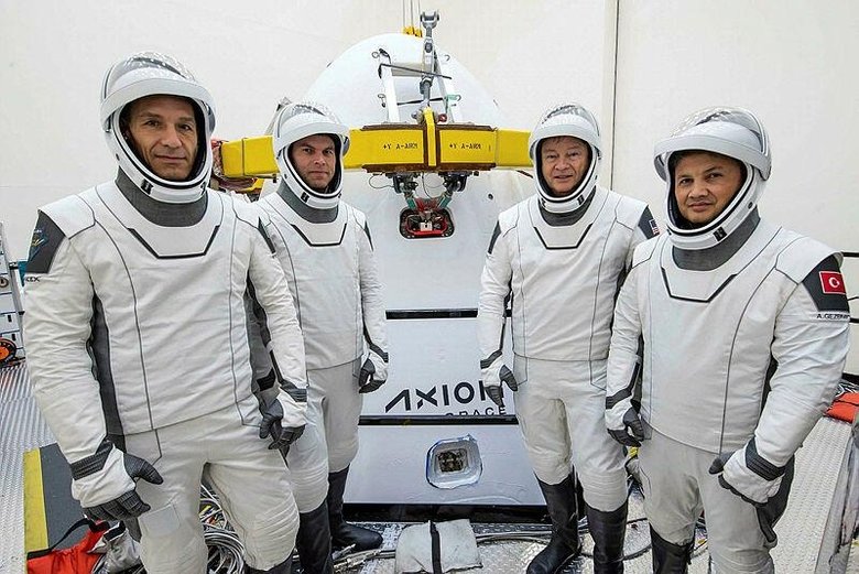 Nefesler tutuldu: Türkiye’nin insanlı ilk uzay yolculuğu başlıyor