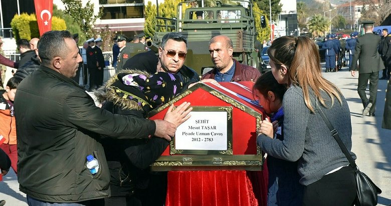 Şehit Uzman Çavuş Taşar, İzmir’de son yolculuğuna uğurlandı