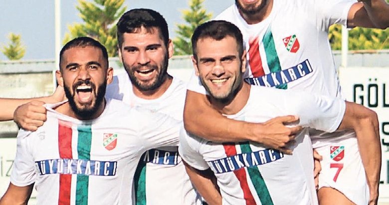 Kaf-Kaf Cizre önünde