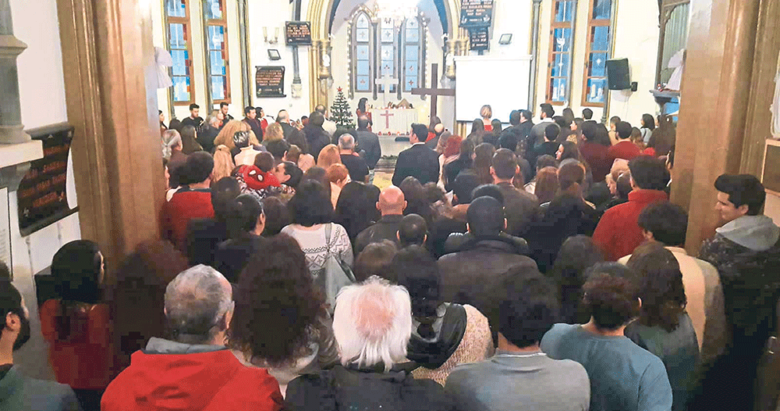 İzmir’de Noel ayini