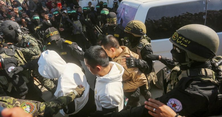 Türkiye devreye girdi: Hamas 5 Taylandlı rehineyi bıraktı