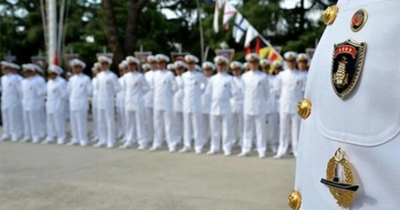 Bildiriye imza atan amirallere darbe