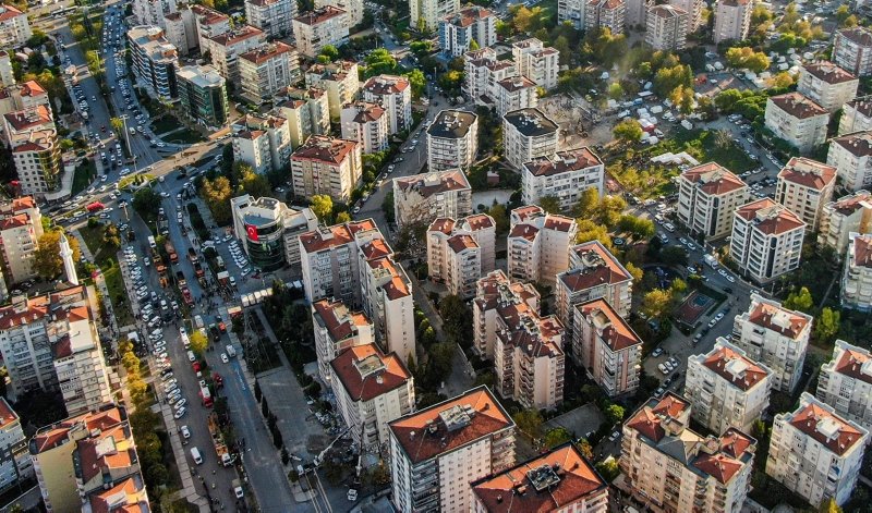 İzmir’de deprem sonrası şehirdeki tahribat havadan görüntülendi