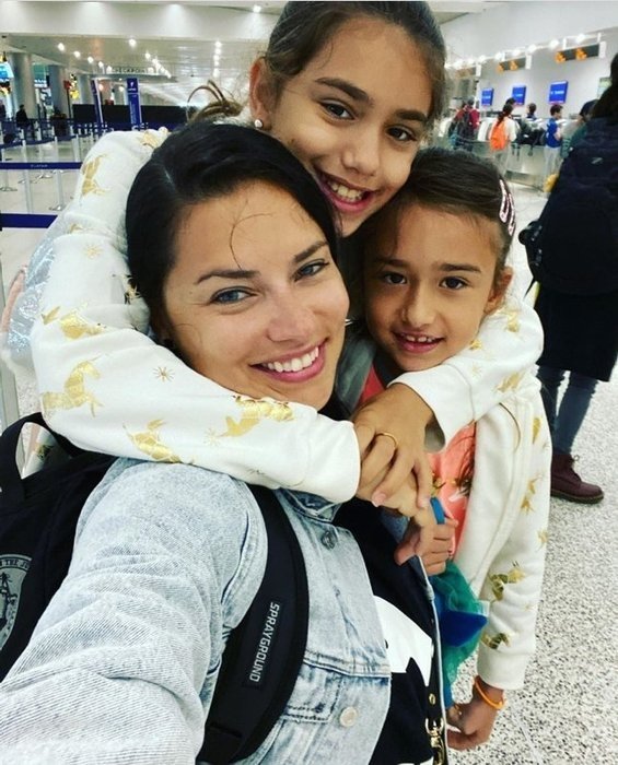 Adriana Lima üçüncü kez anne oldu