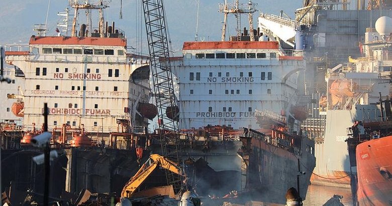 Aliağa’da söküme gelen yeni gemilerle yoğunluk başladı