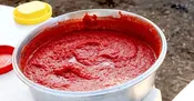Ege’nin güneşi İzmir’de kavanozlara giriyor
