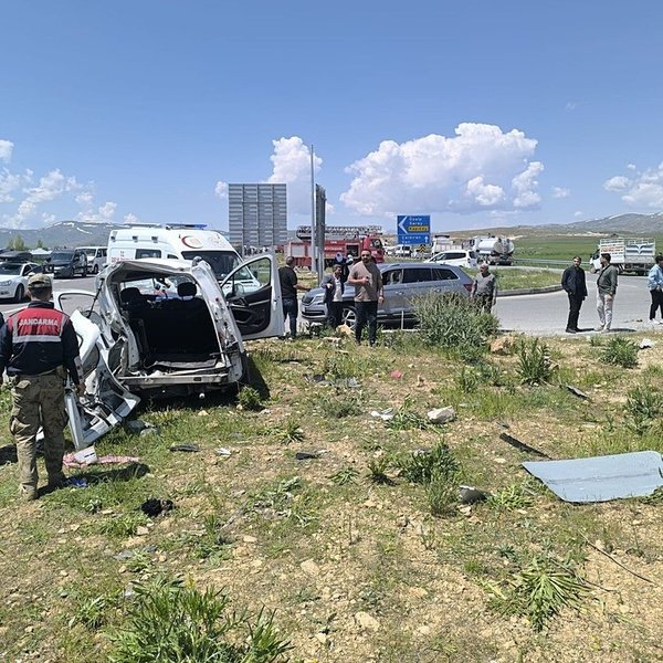 vanda-katliam-gibi-kaza-olu-ve-yaralilar-var-1780837158530.jpeg