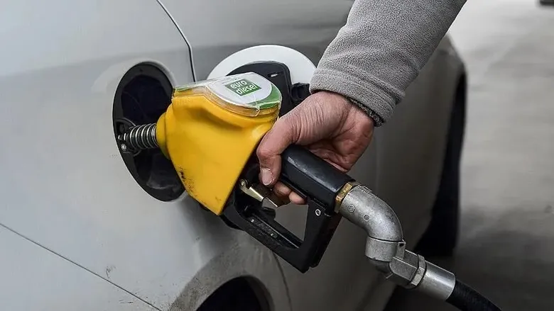 son-dakika-motorine-buyuk-indirim-guncel-akaryakit-fiyatlari-1787749320209.jpeg