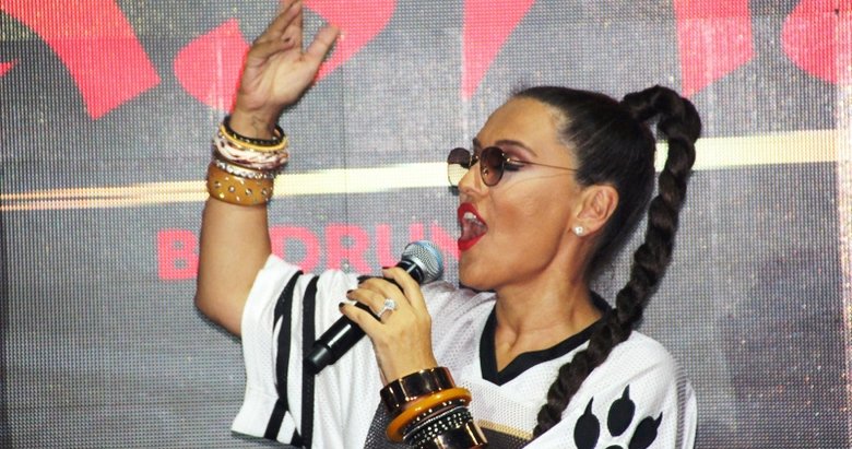 Demet Akalın’ın parfüm isyanı