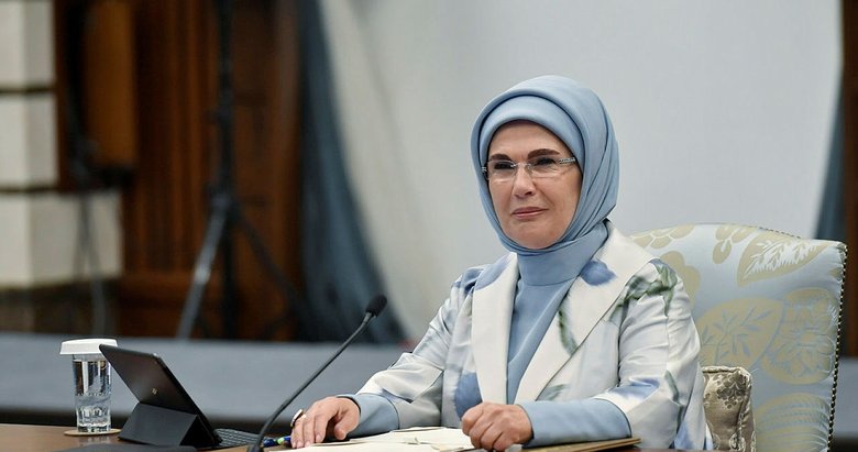 Emine Erdoğan’dan ilk kadın amirali tebrik paylaşımı