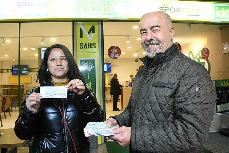 Herkes talihliyi merak ediyor! İzmir’de büyük ikramiye isabet eden piyango biletini satan bayii konuştu!