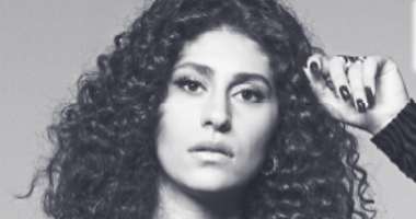 Elif Sanchez sınırları müziğiyle asıyor