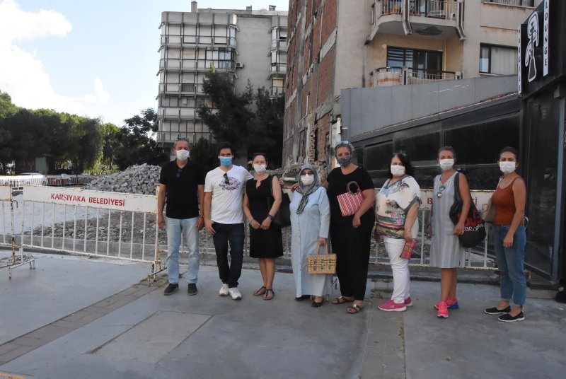 Eğik binaların ev sahiplerinden belediyeye tepki! İzmir Büyükşehir Belediyesi yine mağdur etti!