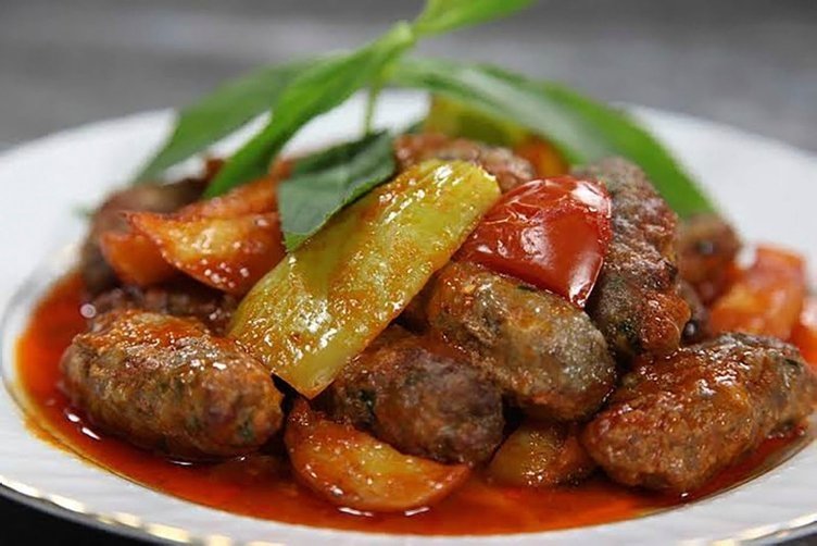 İzmir köfte nasıl yapılır? İzmir köfte malzemeleri ve tarifi...