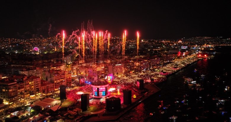 Havai fişekleri yasaklamıştı! CHP’li Tunç Soyer yine sözünde durmadı