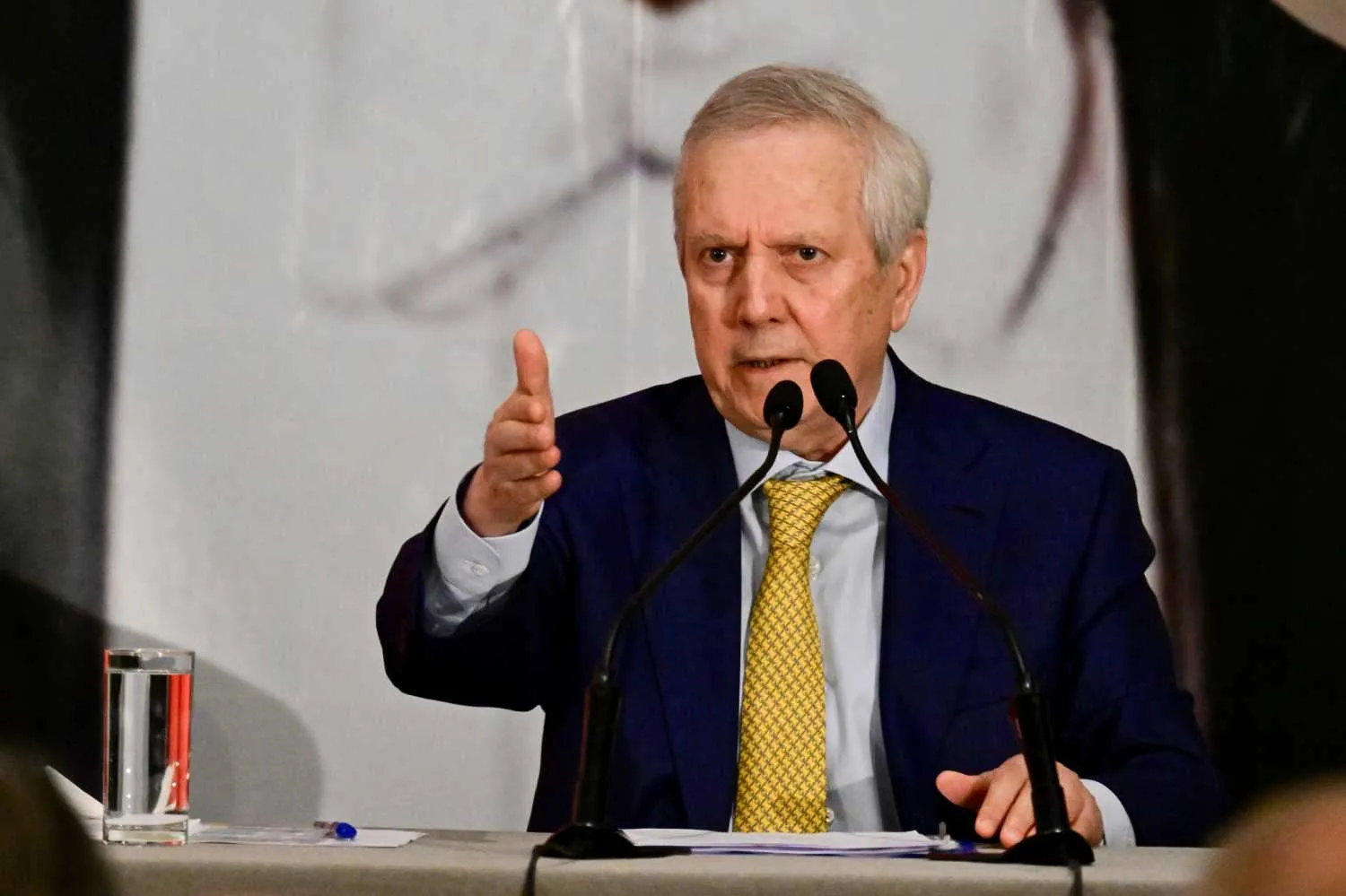 Fenerbahçe Yüksek Divan Kurulu'nda sert sözler! Aziz Yıldırım'dan "Siz geçici yönetimsiniz" çıkışı