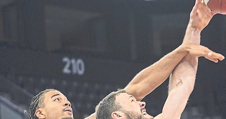 Petkimspor Efes’i yıktı