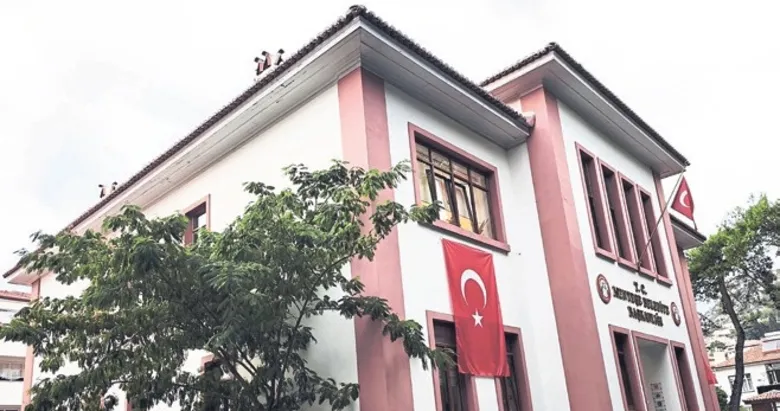 Muğla’nın 100 yıllık tarihi binası vakıflara geçiyor