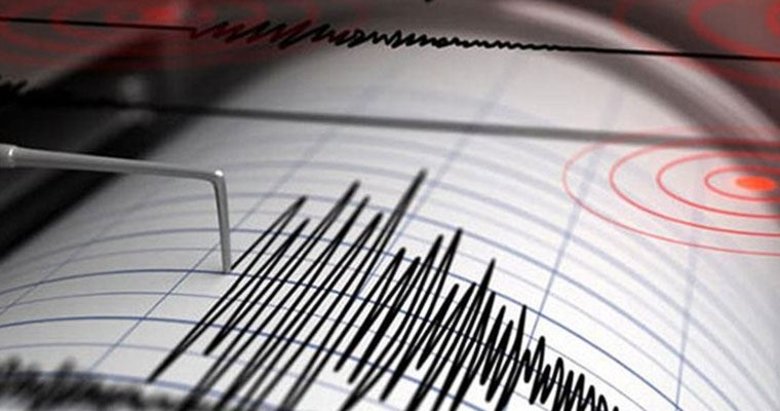 Son dakika: İzmir’de deprem