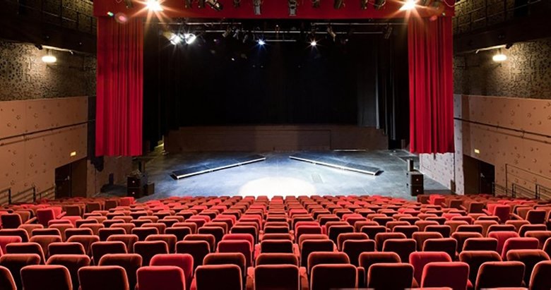 İzmir Şehir Tiyatrosu’nda bir skandal daha! Emeklilik yaşı gelenler kadroya alındı
