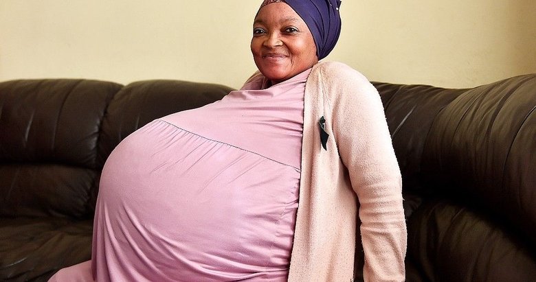 Tek seferde 10 bebek doğurarak rekor kırdı