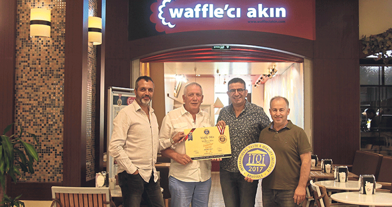 Waffle’cı Akın’da lezzet mutluluğa dönüşüyor