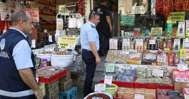 İzmir'de şok baskın! Cinsel içerikli sahte takviye ürünler toplandı