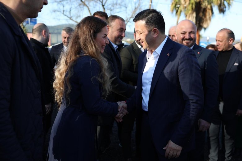 Hamza Dağ, Menderes’e bazı projelerin müjdesini verdi: İzmir’in 5 sene daha kaybetmeye tahammülü yok!